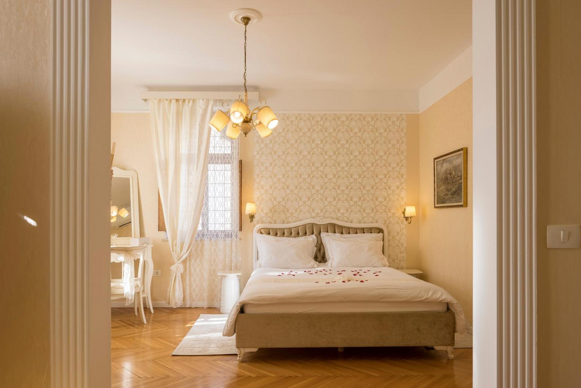 Benecanka Casa Veneziana ไพราน ภายนอก รูปภาพ